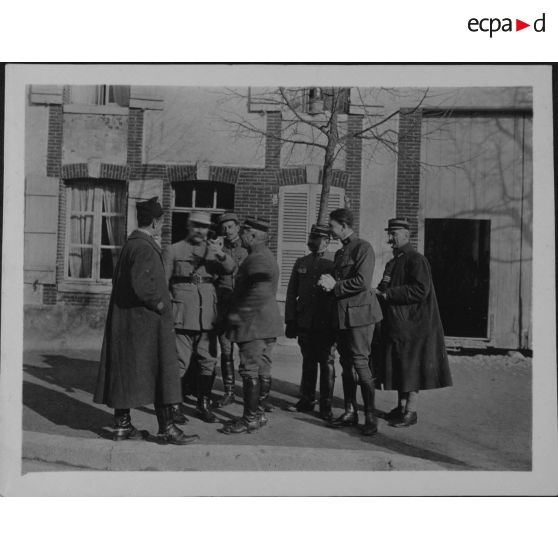 Chouilly, février 1916. Pierre à gauche. [légende d'origine et complétée par le donateur]