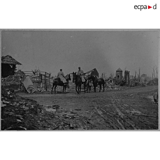 Avril 1917. Ruines de Lihons. [légende d'origine]