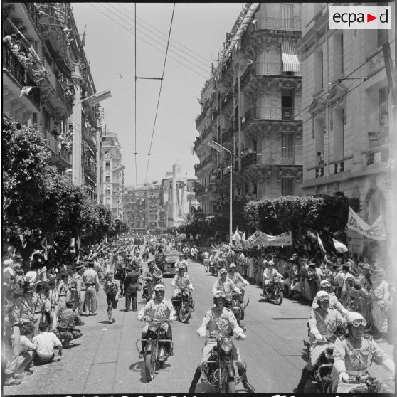 Alger. Visite du général de Gaulle.
