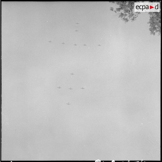 Batna. Défilé aérien.