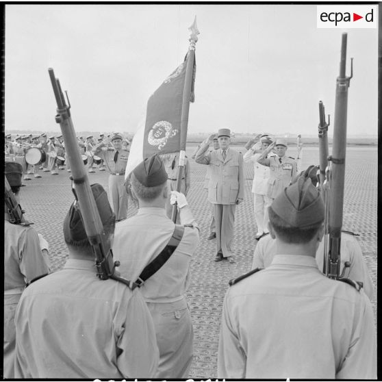 Le général de Gaulle dans la région d'Oran.