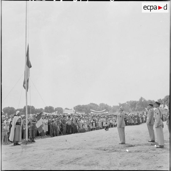 Fête patriotique à Bône en présence du général Paul Vanuxem.