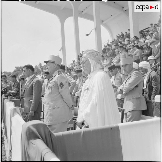 Fête patriotique au stade de Bône.
