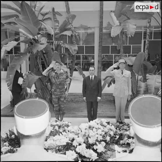 Cérémonie militaire à la préfecture d'Alger.