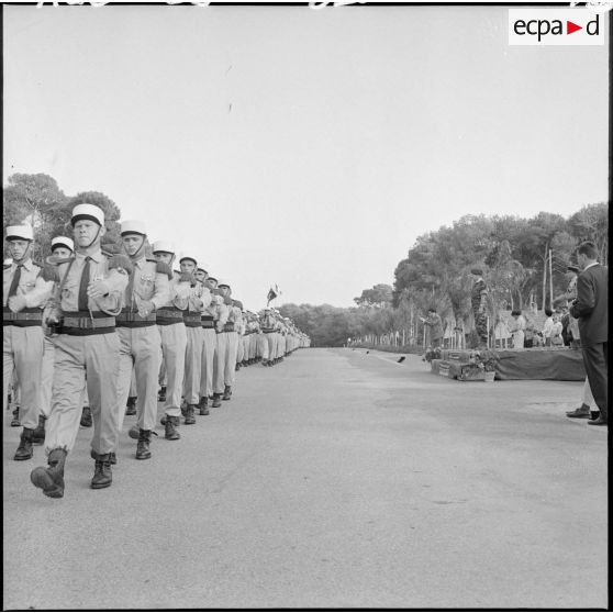 Cérémonie militaire à Zeralda.