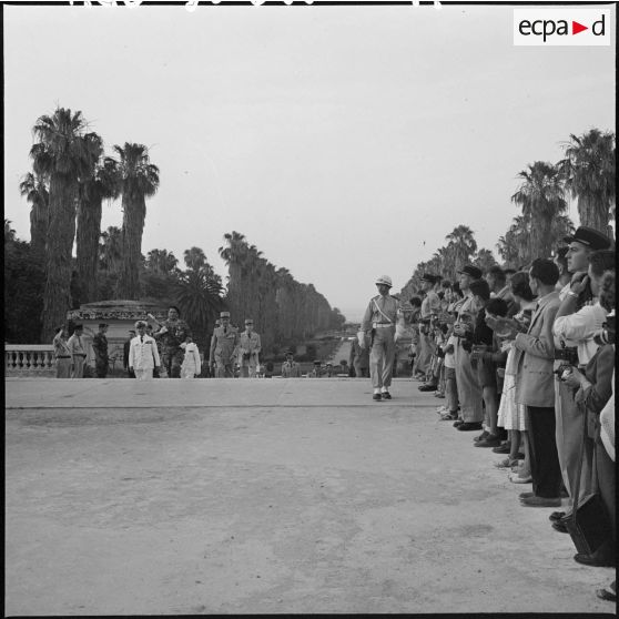 Alger. Cérémonie au Jardin d'Essai.
