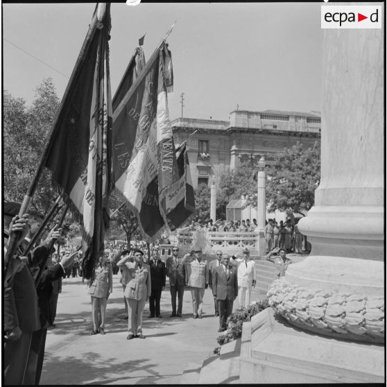 Constantine. Cérémonie militaire.