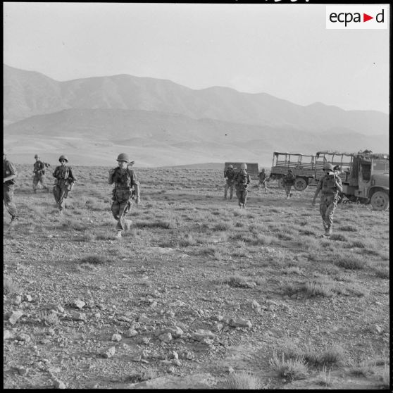 Djebel El Arreg d'Arris. Opération de regroupement de population.