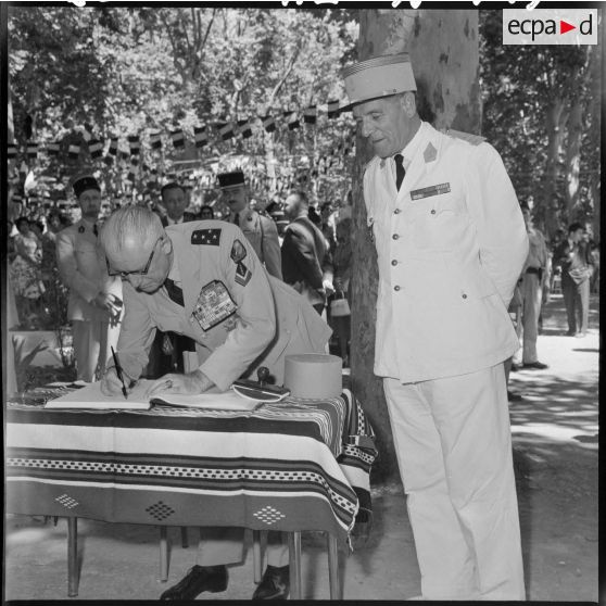 Cérémonie à l'Ecole Préparatoire Nord-Africaine (EPNA) de Kolea.