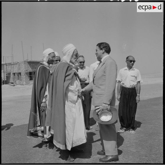 Ghardaïa. Arrivée du ministre Max Lejeune.