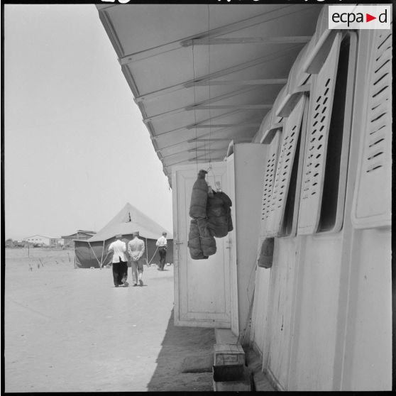 Edjeleh. La base militaire.