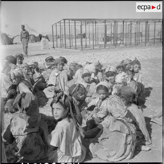 Bazer. Un groupe d'enfants.