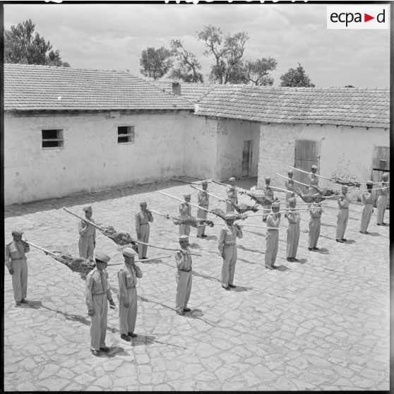 Cérémonie de l'AÏd el Kébir au centre de regroupement de Bazer.