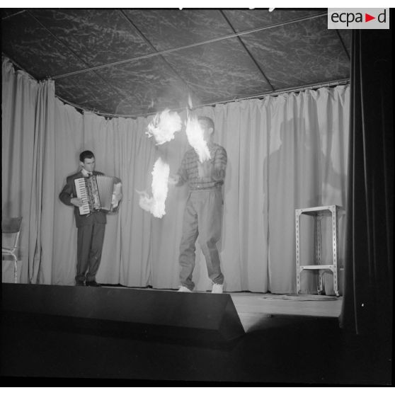 Un numéro de cirque.