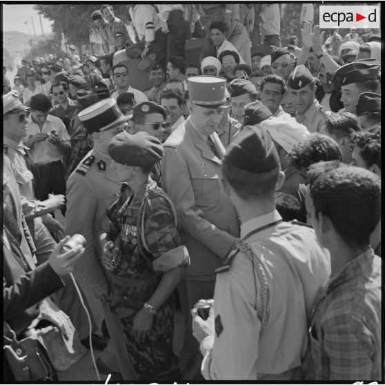 Le général de Gaulle à Batna.