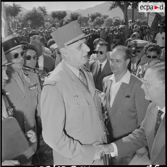 Voyage du général de Gaulle dans le Constantinois.