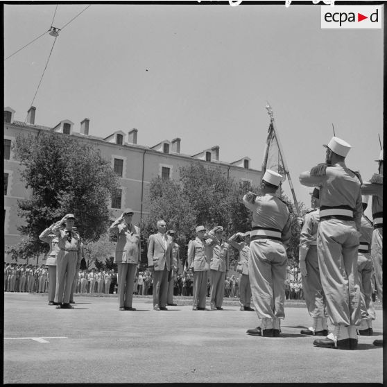 Cérémonie militaire à Sidi-Bel-Abbès.