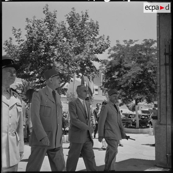 Le général de Gaulle à Sidi-Bel-Abbès.