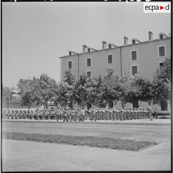 Cérémonie militaire à Sidi-bel-Abbès.