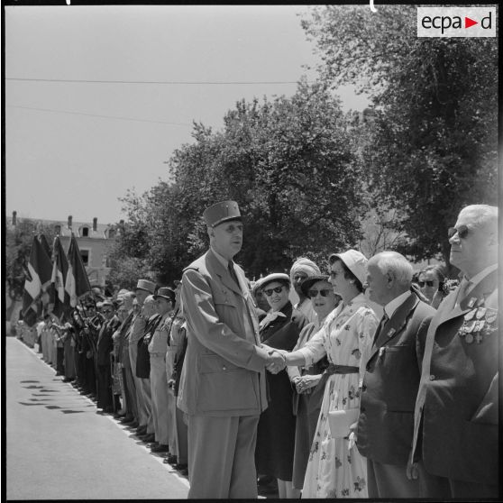 Le général de Gaulle à Sidi-Bel-Abbès.
