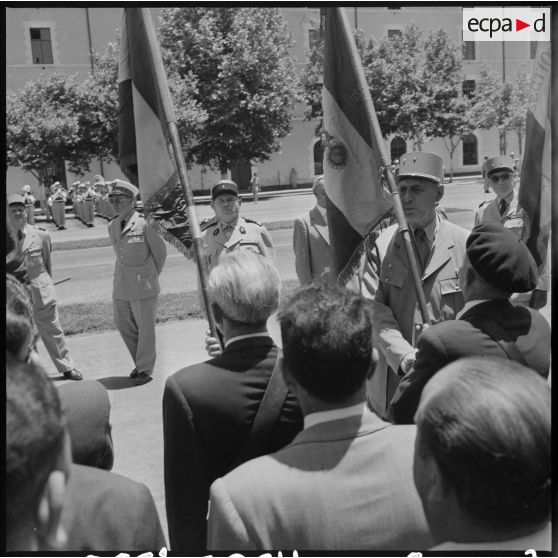 Le général de Gaulle à Sidi-Bel-Abbès.