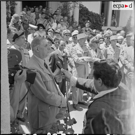 Interview du général de Gaulle à Tizi Ouzou.