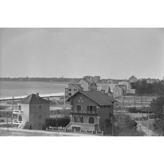 Panorama sur le littoral de Loire-Atlantique depuis une chambre réquisitionnée.
