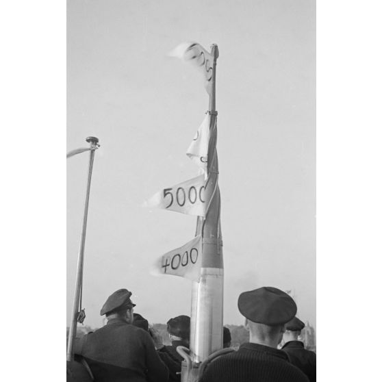 Retour au port de Saint-Nazaire du sous-marin U-553 commandé par le Kapitänleutnant Karl Thurmann.