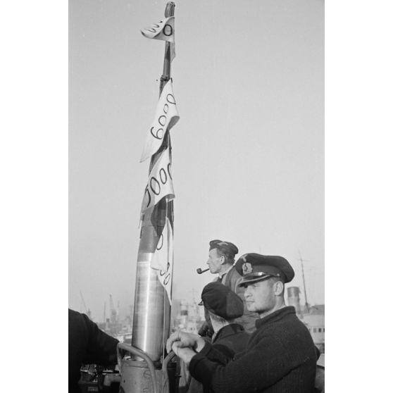 Retour au port de Saint-Nazaire du sous-marin U-553 commandé par le Kapitänleutnant Karl Thurmann.