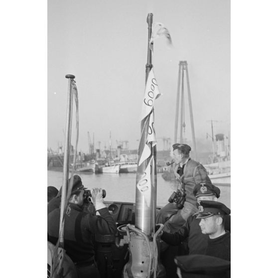 Retour au port de Saint-Nazaire du sous-marin U-553 commandé par le Kapitänleutnant Karl Thurmann.