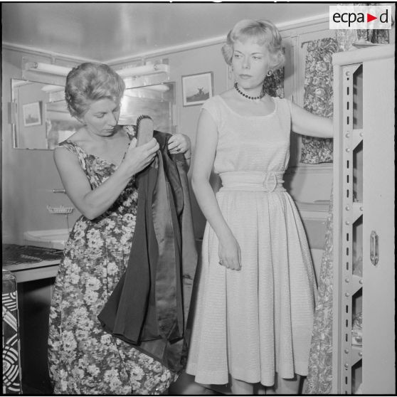 Représentation théâtrale du théâtre aux armées à Beni Messous.