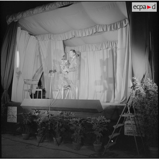 Soirée de représentation théâtrale à Beni Messous.