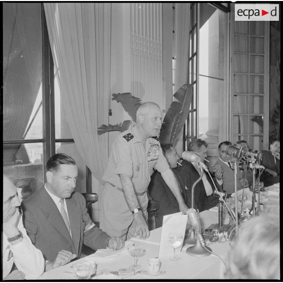 Palais Carnot d'Alger. Les discours des autorités.