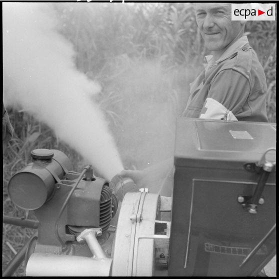 Alger. Désinfection par le service de santé.