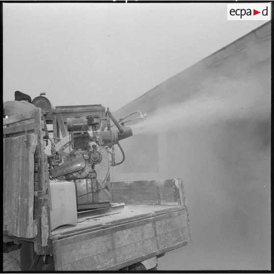 Alger. Désinfection par le service de santé.