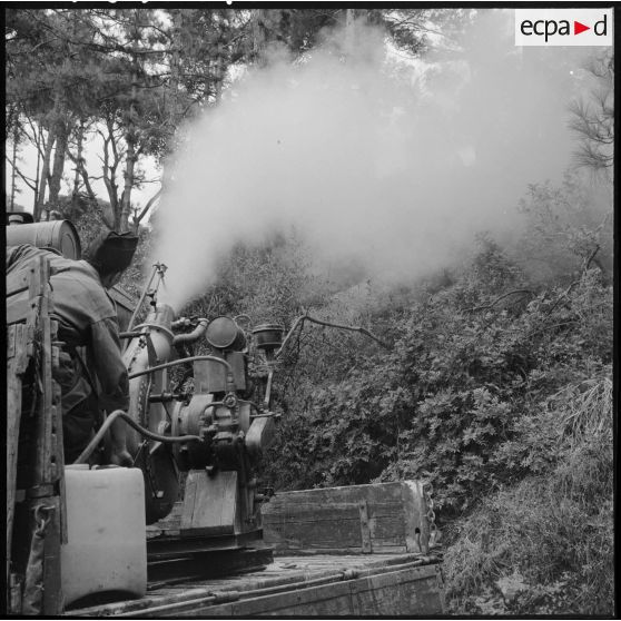 Alger. Désinfection par le service de santé.