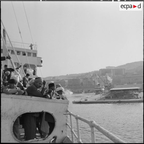 Anciens combattants à bord du paquebot "Maréchal Joffre".