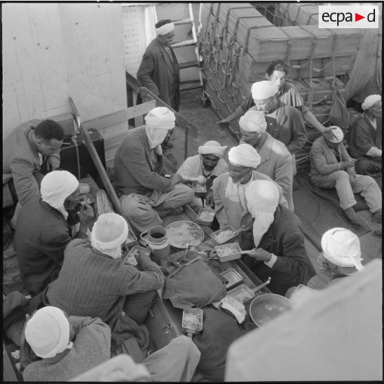 Anciens combattants à bord du paquebot "Maréchal Joffre".