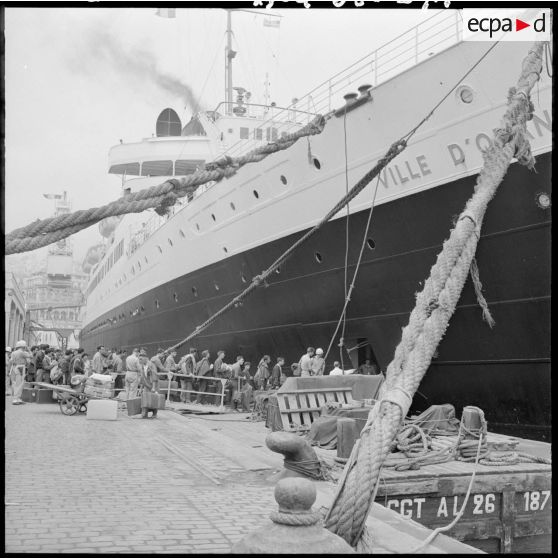 Alger. Le paquebot "Ville d'Oran".