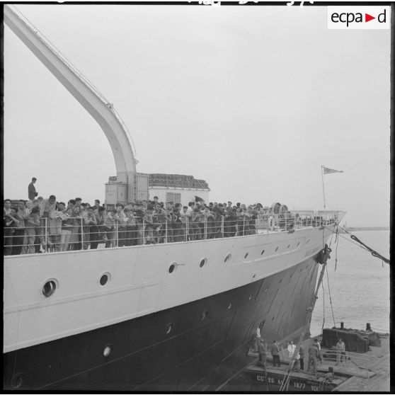 Alger. Départ du paquebot "Ville d'Oran", à destination de Marseille.