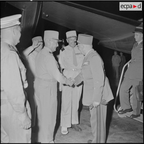 Alger. Arrivée du général Zeller, chef d'Etat-major de l'armée.