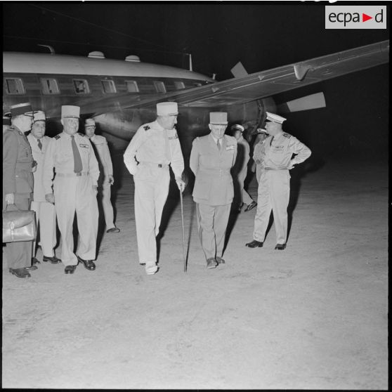 Alger. Arrivée du général Zeller, chef d'Etat-major de l'armée.