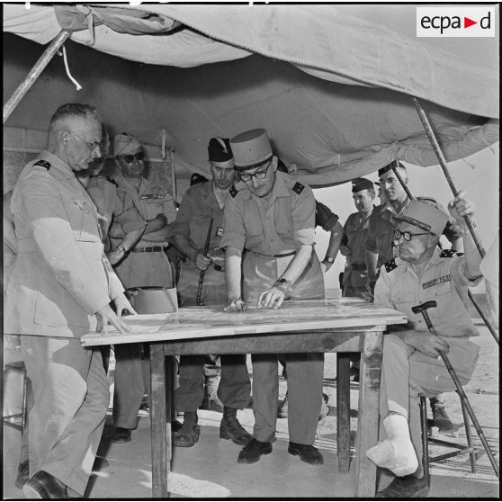 Briefing au poste de Souk el Khemis.