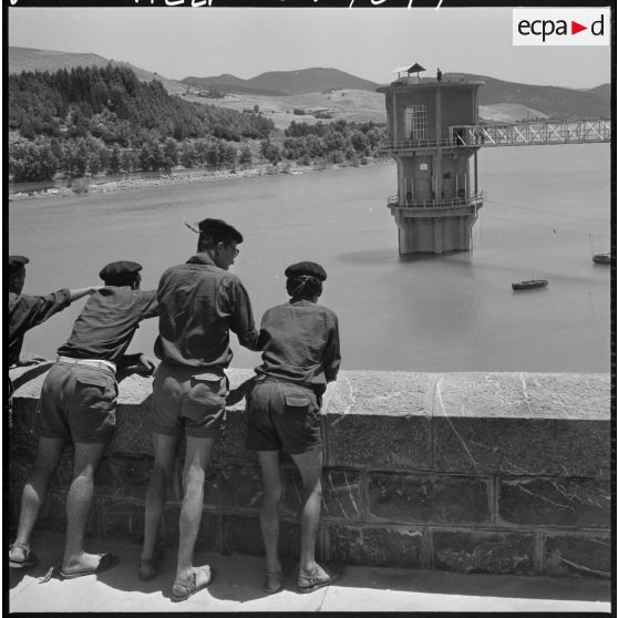 Visite au barrage du Ghrib.