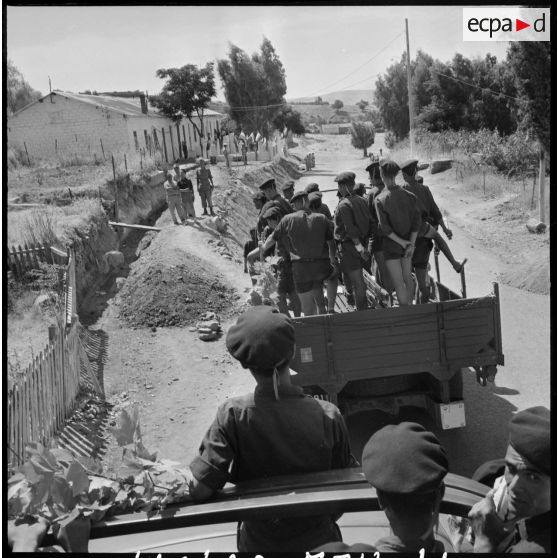 Les jeunes bâtisseurs de Cherchell en visite à la section administrative spécialisée (SAS) du Ghrib.