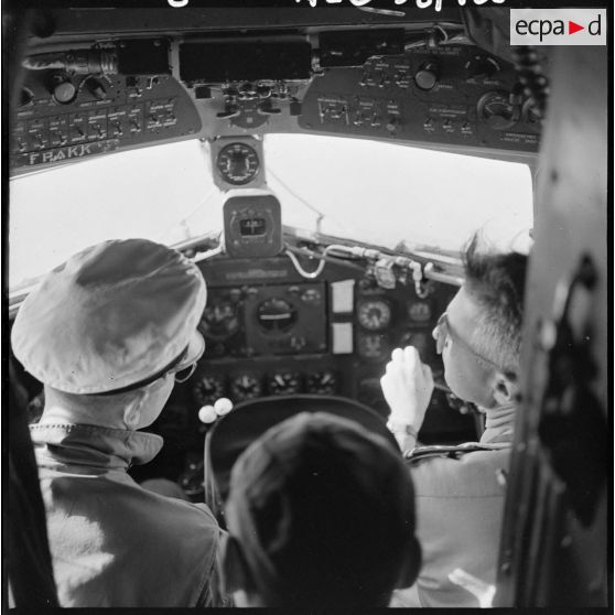 Région de Colomb-Béchar. Un avion recherche un camion qui manque à l'appel.