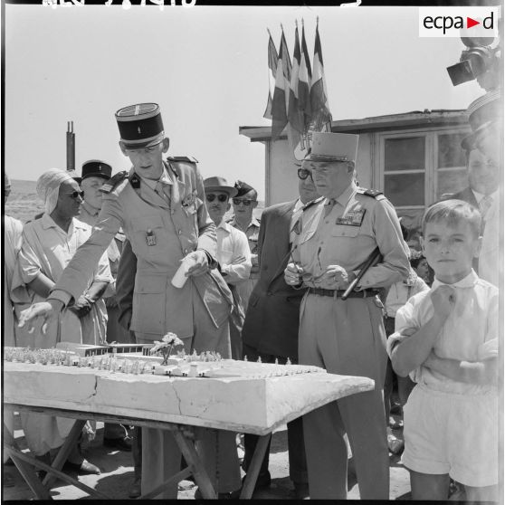 Présentation de la maquette de la future cité Fronzy à Tiaret.
