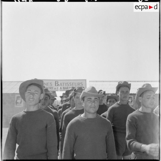 Aumale, quartier de Labarraque. Les jeunes bâtisseurs.