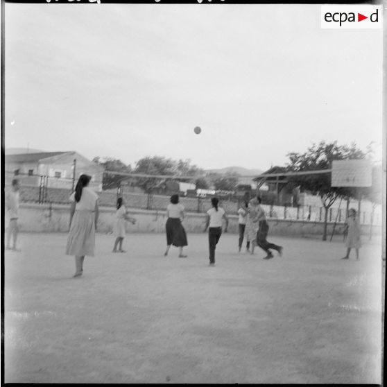 Partie de volley-ball à Aumale.