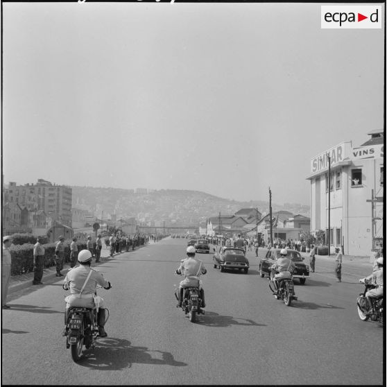 Arrivée à Alger du général de Gaulle.